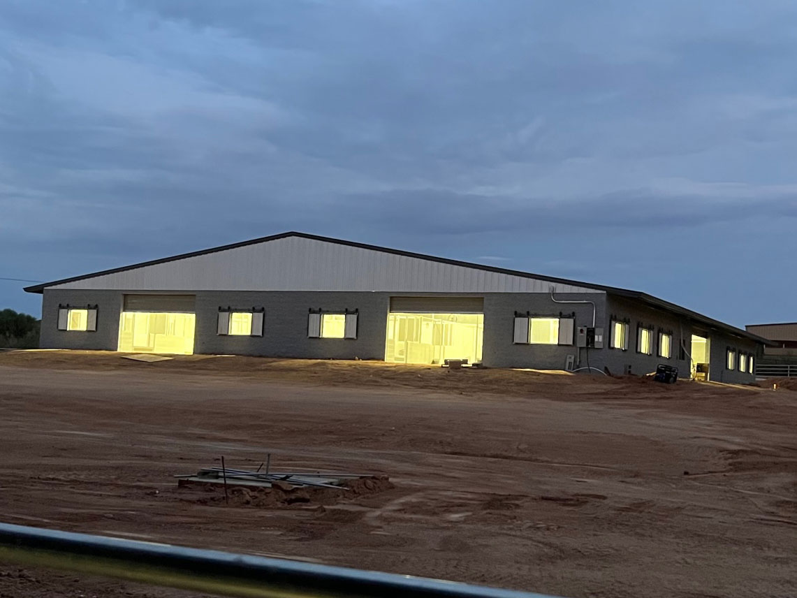 barn and arena lighting